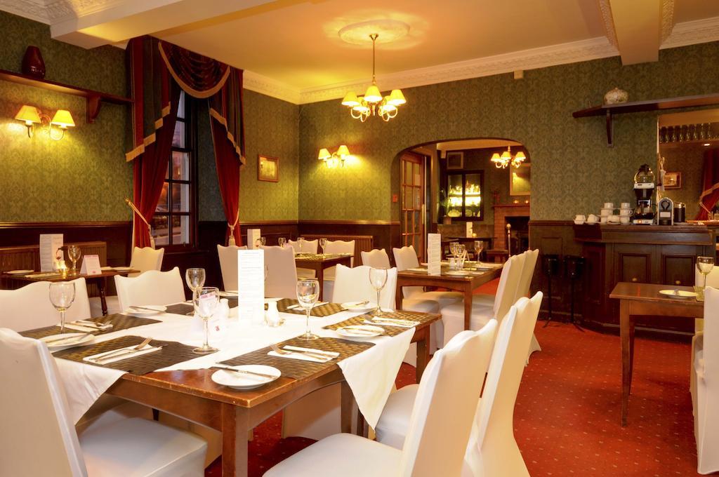 Ferrybridge Hotel Ντανφέρμλιν Εξωτερικό φωτογραφία